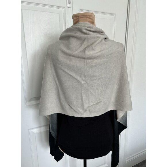 Cruise Club Cardigan Cardishawl Scarf Women Gray Ombre Knit Button Casual Sz S - Picture 2 of 5
